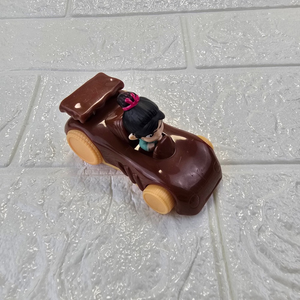 Disney Vanellope von Schweetz Race Car Toy Kids Brown Sugar Rush 2018 McDonald - Picture 4 of 7